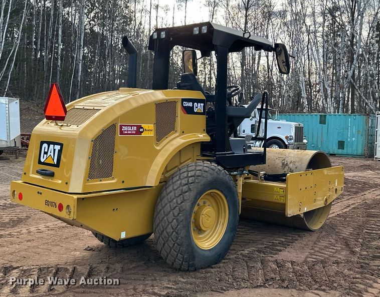 image for item LO9367 2021 Caterpillar CS44B  single drum vibratory roller