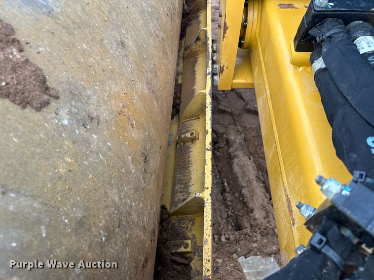 image for item LO9367 2021 Caterpillar CS44B  single drum vibratory roller