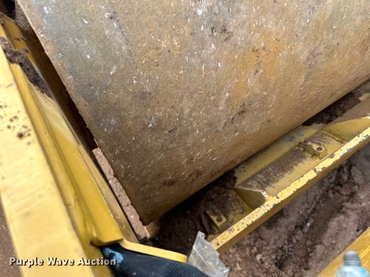 image for item LO9367 2021 Caterpillar CS44B  single drum vibratory roller