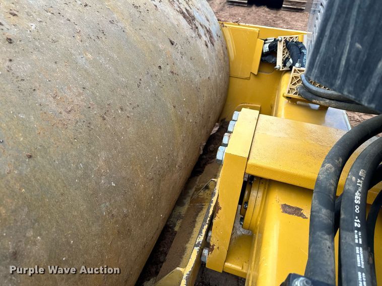image for item LO9367 2021 Caterpillar CS44B  single drum vibratory roller