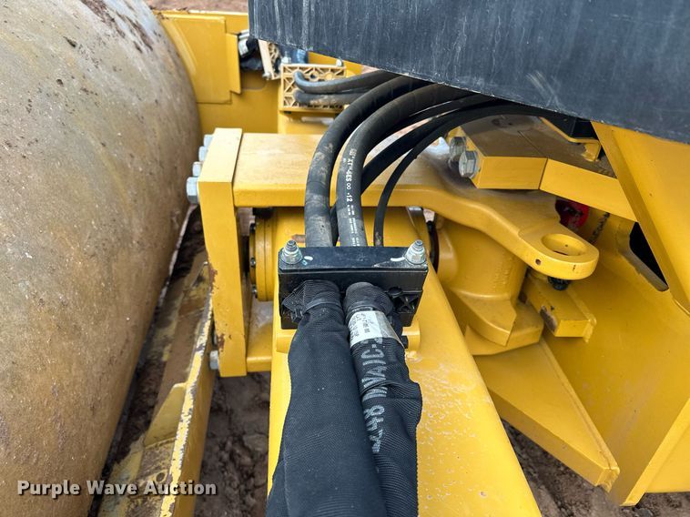 image for item LO9367 2021 Caterpillar CS44B  single drum vibratory roller