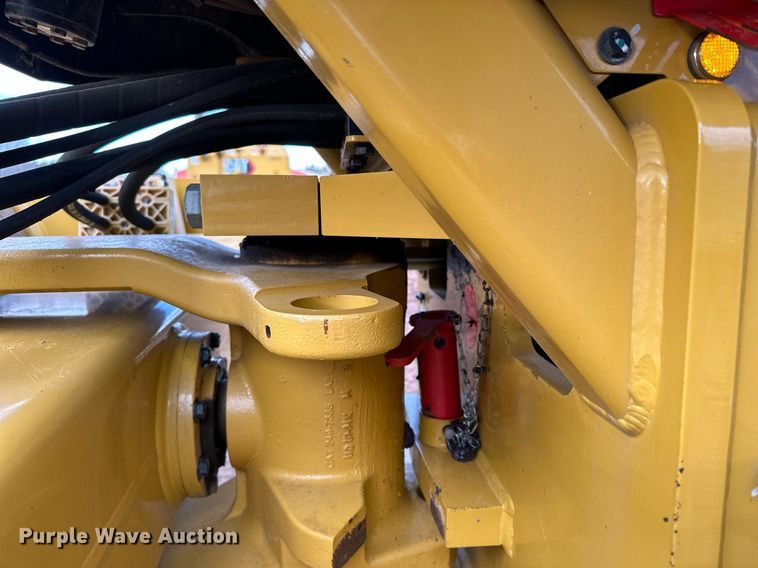 image for item LO9367 2021 Caterpillar CS44B  single drum vibratory roller