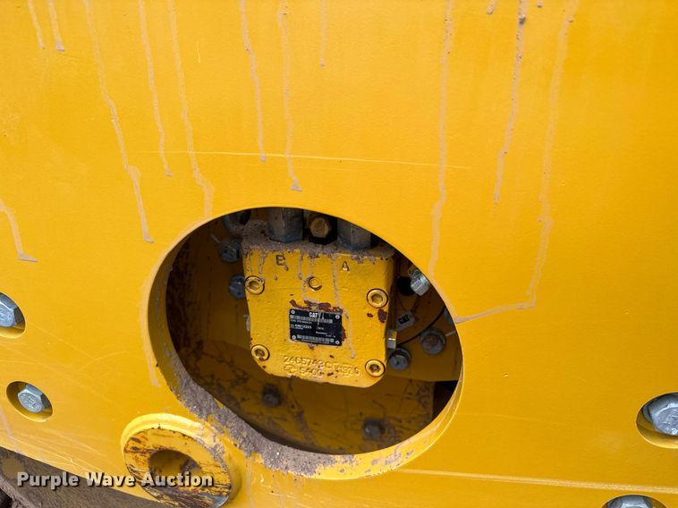 image for item LO9367 2021 Caterpillar CS44B  single drum vibratory roller