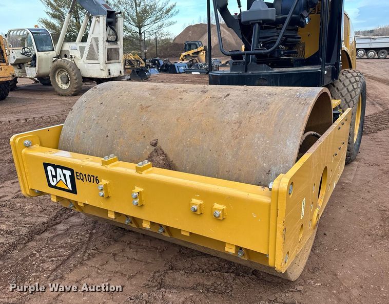 image for item LO9367 2021 Caterpillar CS44B  single drum vibratory roller