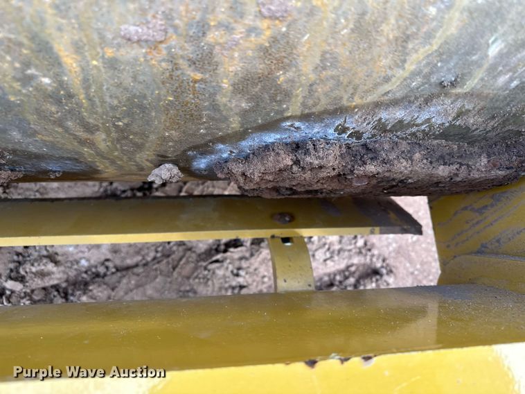 image for item LO9367 2021 Caterpillar CS44B  single drum vibratory roller