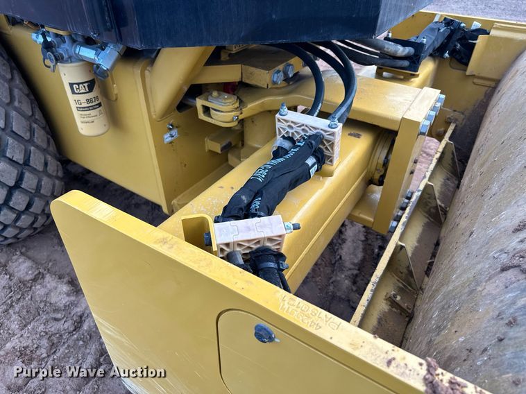image for item LO9367 2021 Caterpillar CS44B  single drum vibratory roller