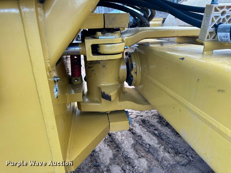 image for item LO9367 2021 Caterpillar CS44B  single drum vibratory roller