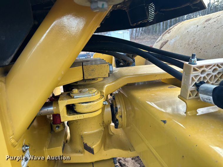 image for item LO9367 2021 Caterpillar CS44B  single drum vibratory roller