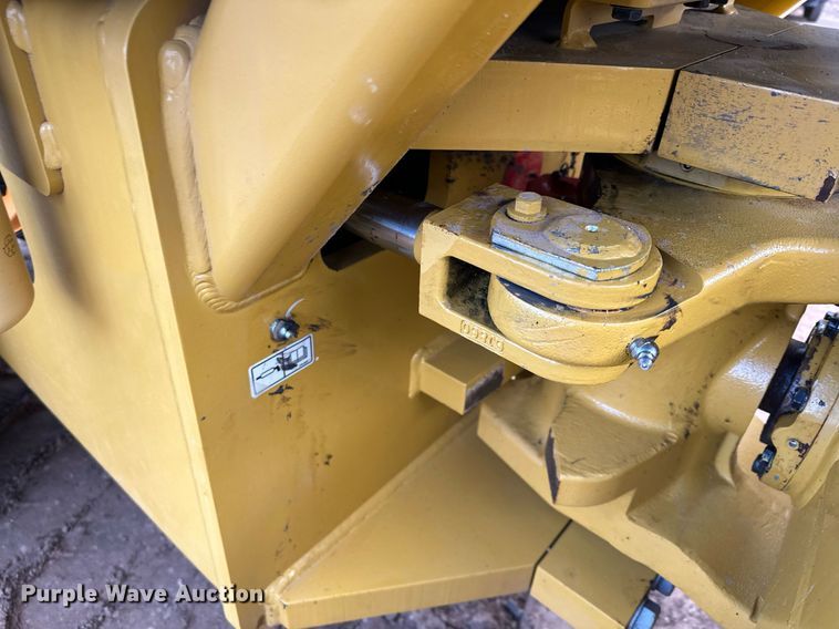 image for item LO9367 2021 Caterpillar CS44B  single drum vibratory roller