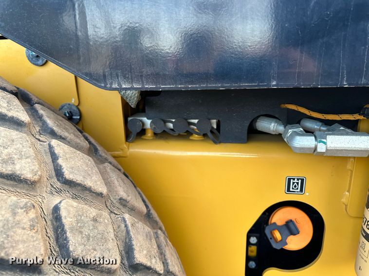 image for item LO9367 2021 Caterpillar CS44B  single drum vibratory roller