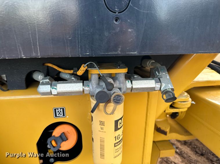 image for item LO9367 2021 Caterpillar CS44B  single drum vibratory roller