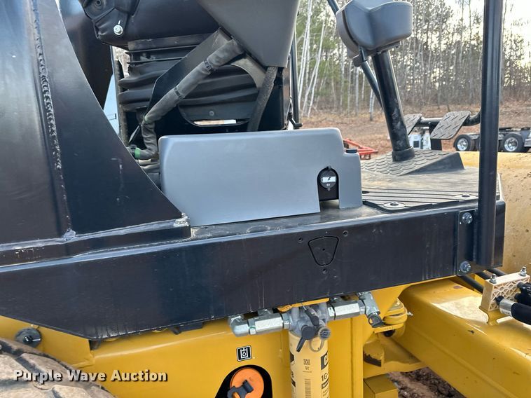 image for item LO9367 2021 Caterpillar CS44B  single drum vibratory roller