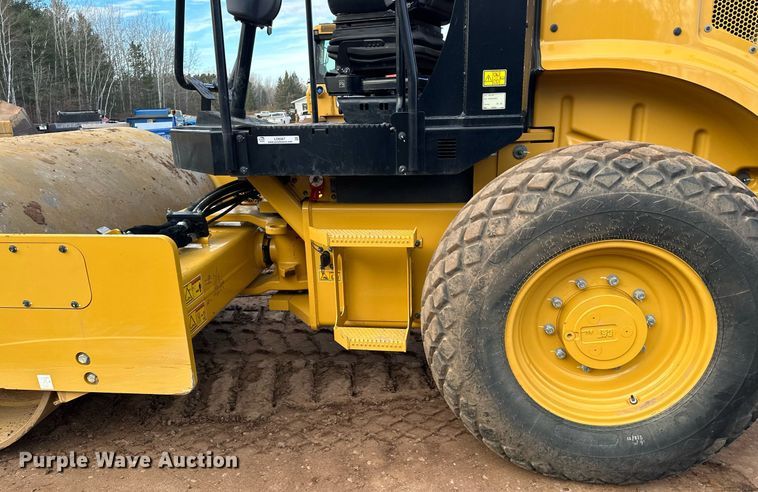 image for item LO9367 2021 Caterpillar CS44B  single drum vibratory roller