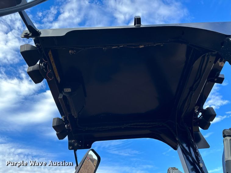 image for item LO9367 2021 Caterpillar CS44B  single drum vibratory roller