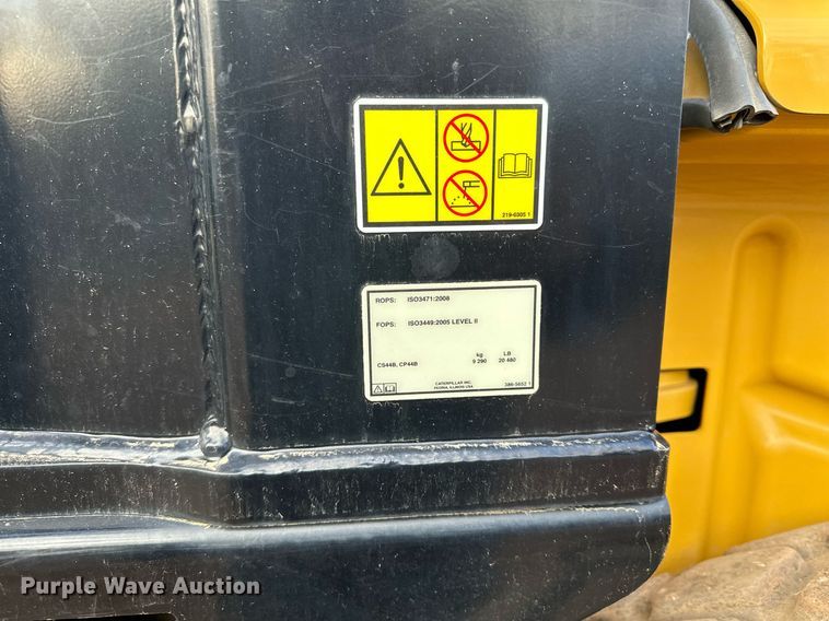 image for item LO9367 2021 Caterpillar CS44B  single drum vibratory roller