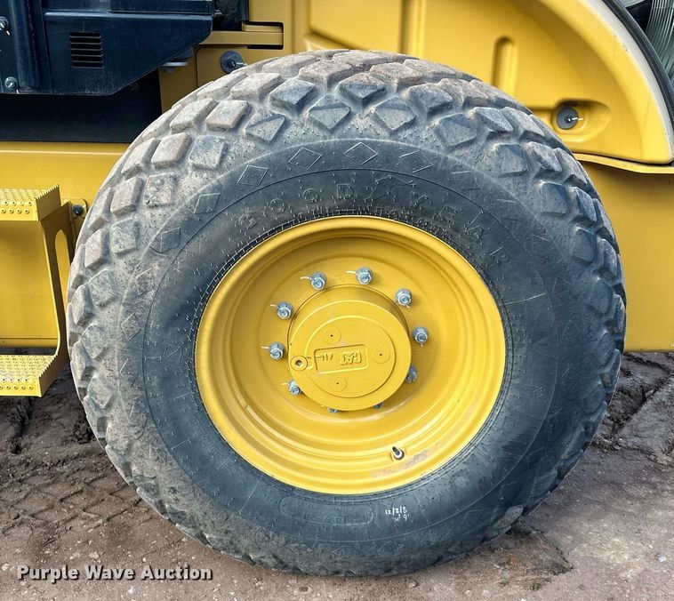 image for item LO9367 2021 Caterpillar CS44B  single drum vibratory roller