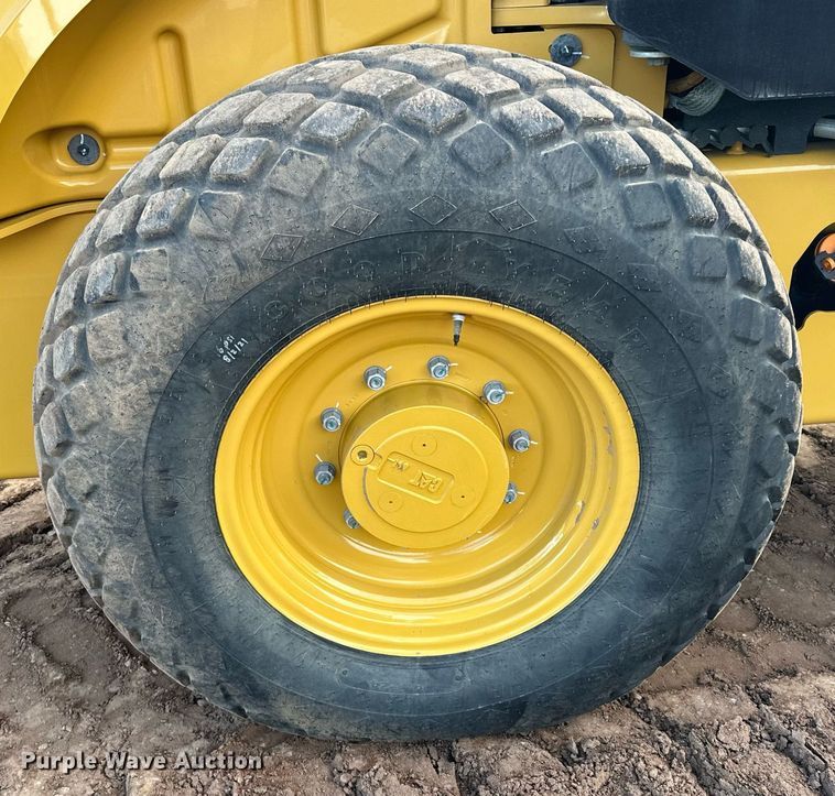 image for item LO9367 2021 Caterpillar CS44B  single drum vibratory roller