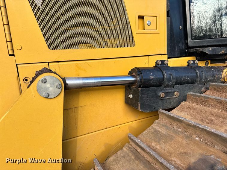 image for item LO9368 2018 Caterpillar D6N LGP  dozer