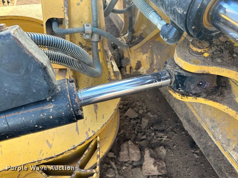 image for item LO9368 2018 Caterpillar D6N LGP  dozer