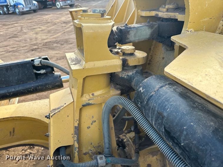 image for item LO9368 2018 Caterpillar D6N LGP  dozer
