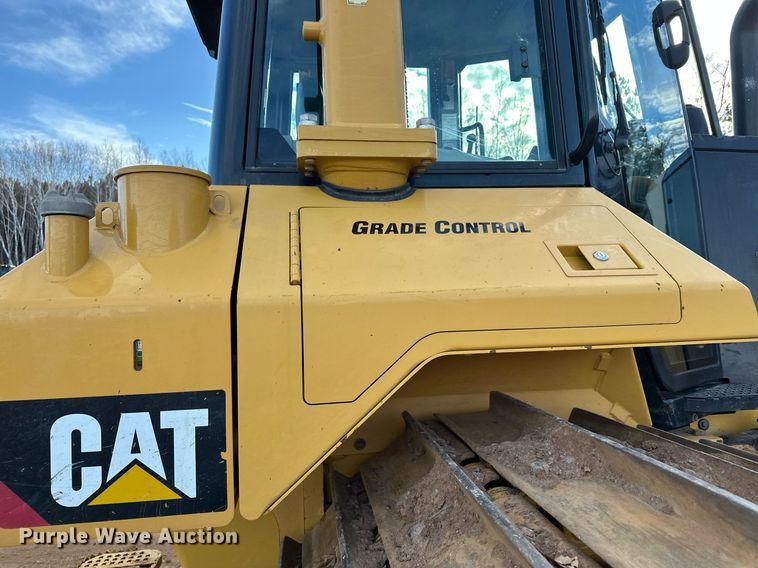 image for item LO9368 2018 Caterpillar D6N LGP  dozer