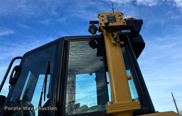 image for item LO9368 2018 Caterpillar D6N LGP  dozer