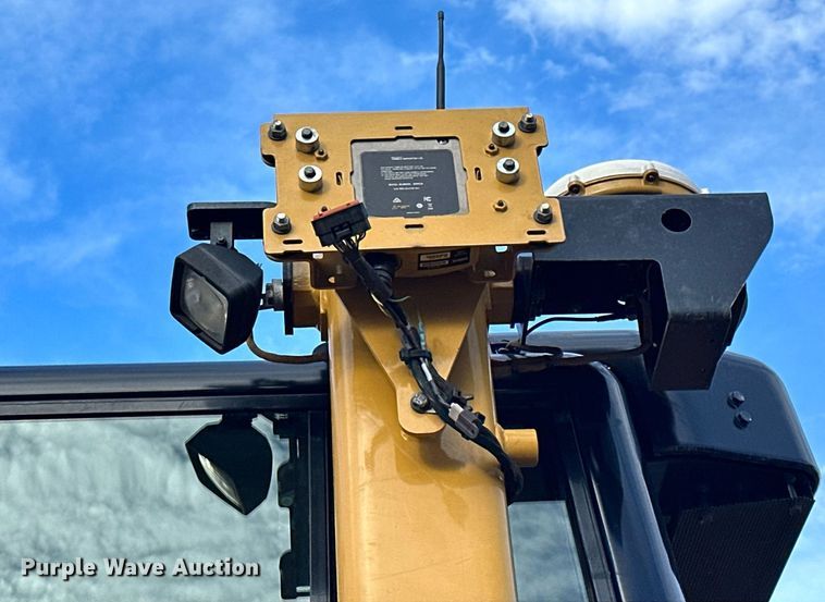 image for item LO9368 2018 Caterpillar D6N LGP  dozer