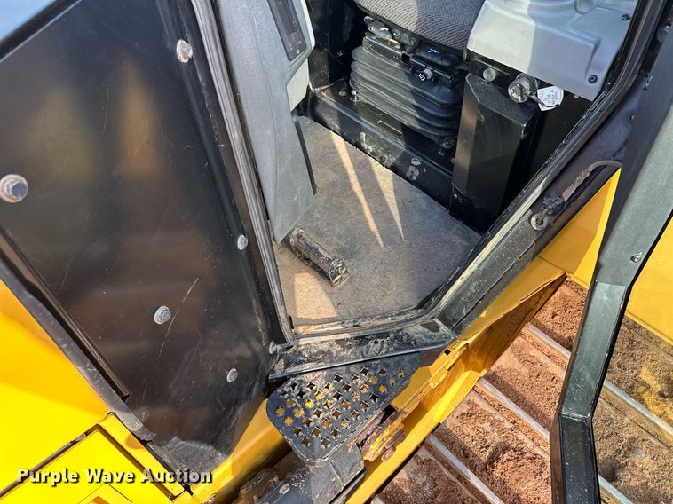 image for item LO9368 2018 Caterpillar D6N LGP  dozer