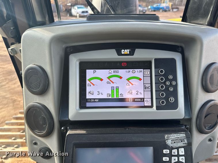 image for item LO9368 2018 Caterpillar D6N LGP  dozer