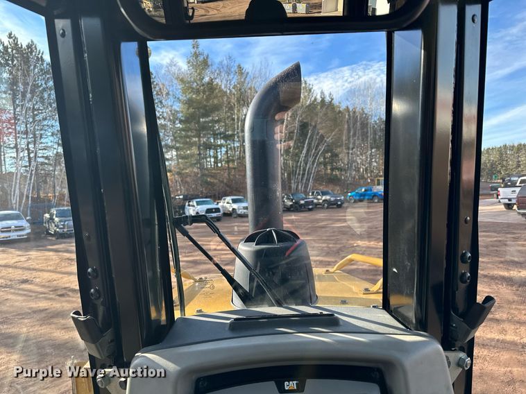 image for item LO9368 2018 Caterpillar D6N LGP  dozer