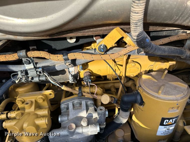 image for item LO9368 2018 Caterpillar D6N LGP  dozer