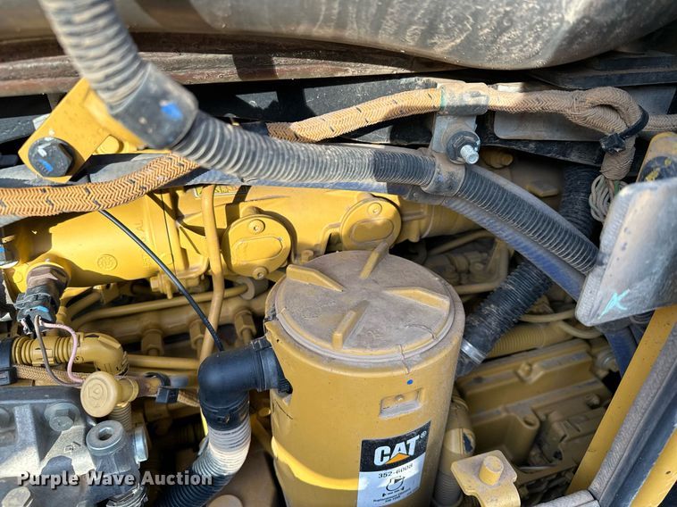 image for item LO9368 2018 Caterpillar D6N LGP  dozer