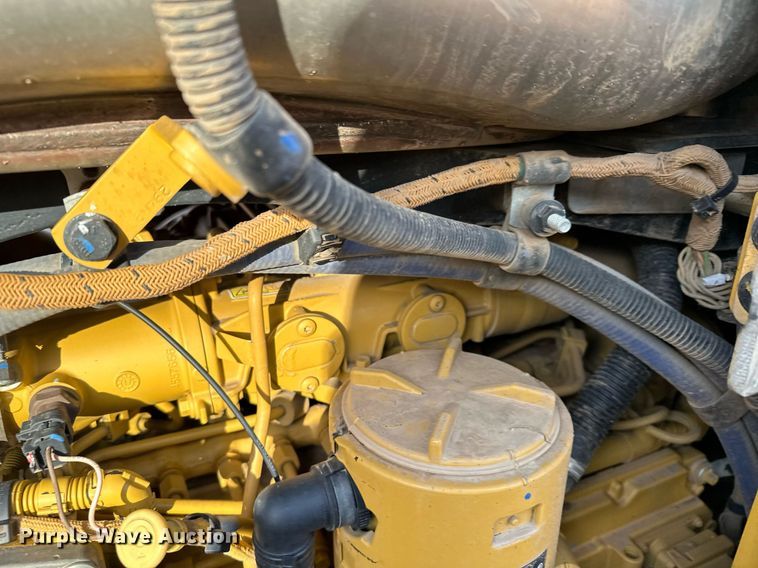 image for item LO9368 2018 Caterpillar D6N LGP  dozer