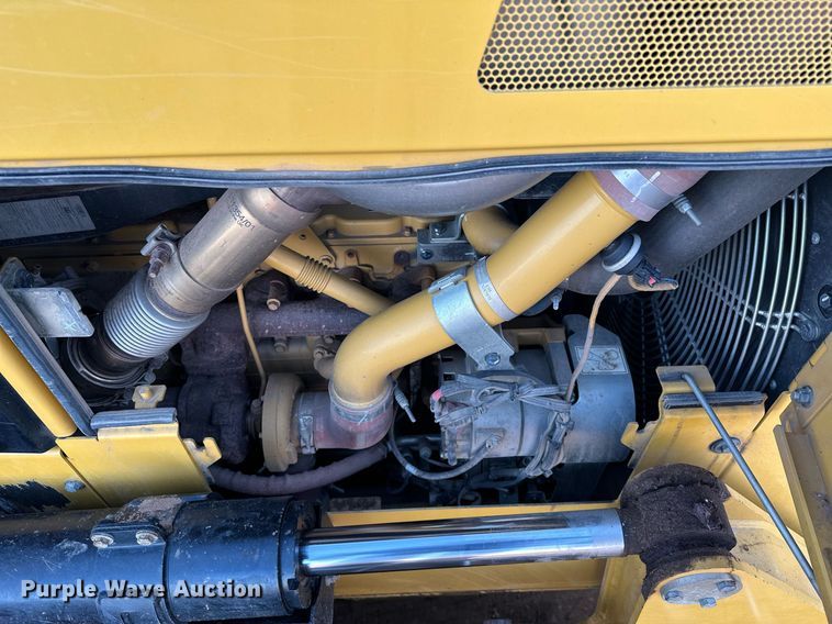 image for item LO9368 2018 Caterpillar D6N LGP  dozer