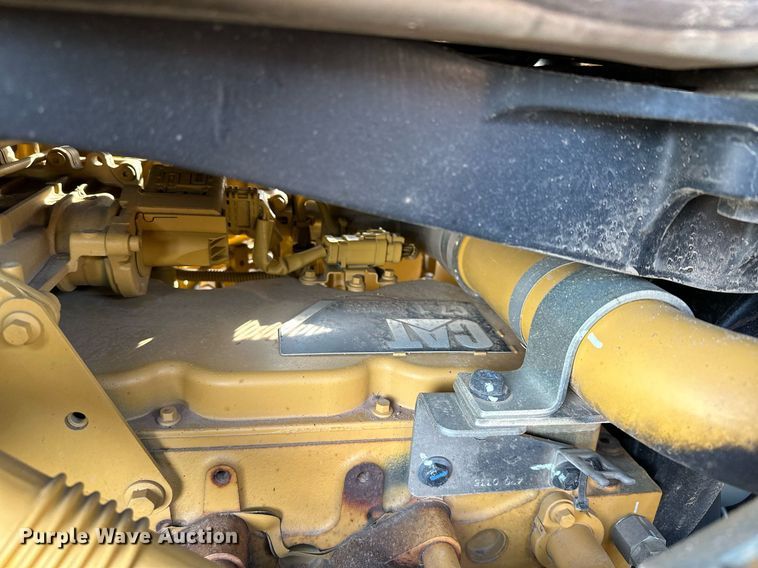 image for item LO9368 2018 Caterpillar D6N LGP  dozer