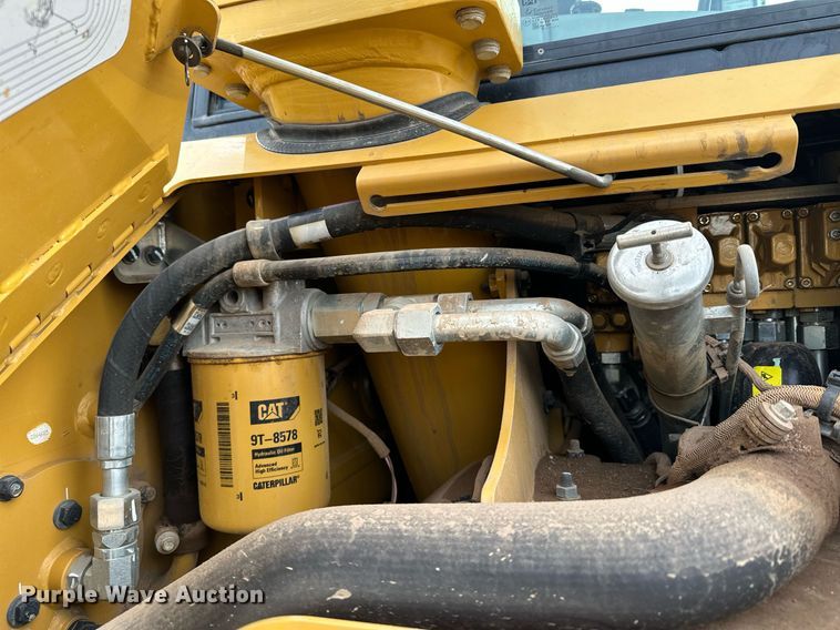image for item LO9368 2018 Caterpillar D6N LGP  dozer