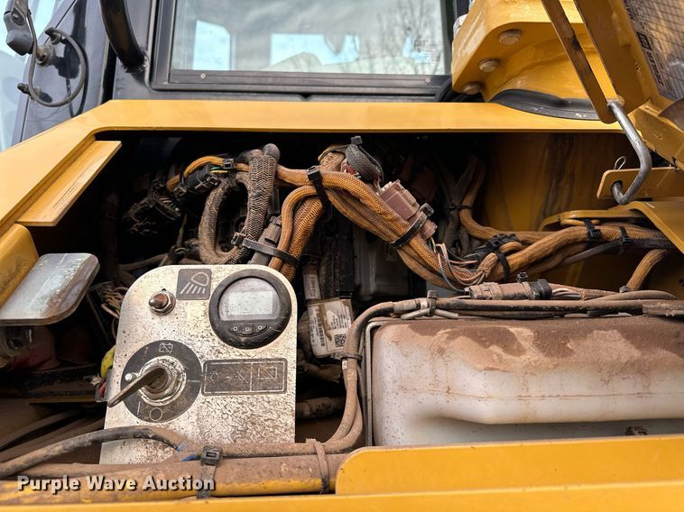 image for item LO9368 2018 Caterpillar D6N LGP  dozer