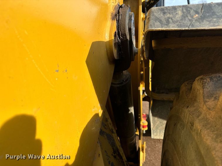 image for item LO9369 2017 Caterpillar 938M  wheel loader