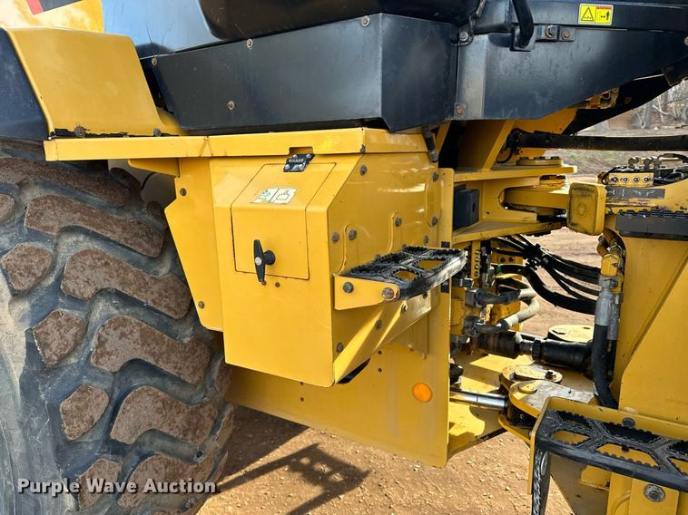 image for item LO9369 2017 Caterpillar 938M  wheel loader