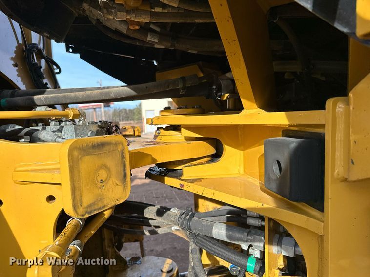 image for item LO9369 2017 Caterpillar 938M  wheel loader