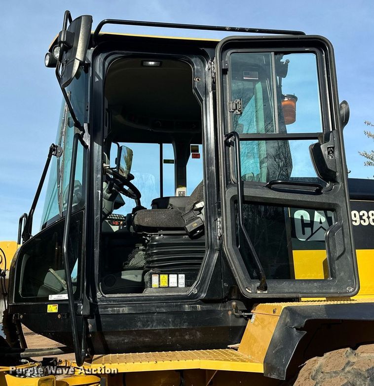 image for item LO9369 2017 Caterpillar 938M  wheel loader