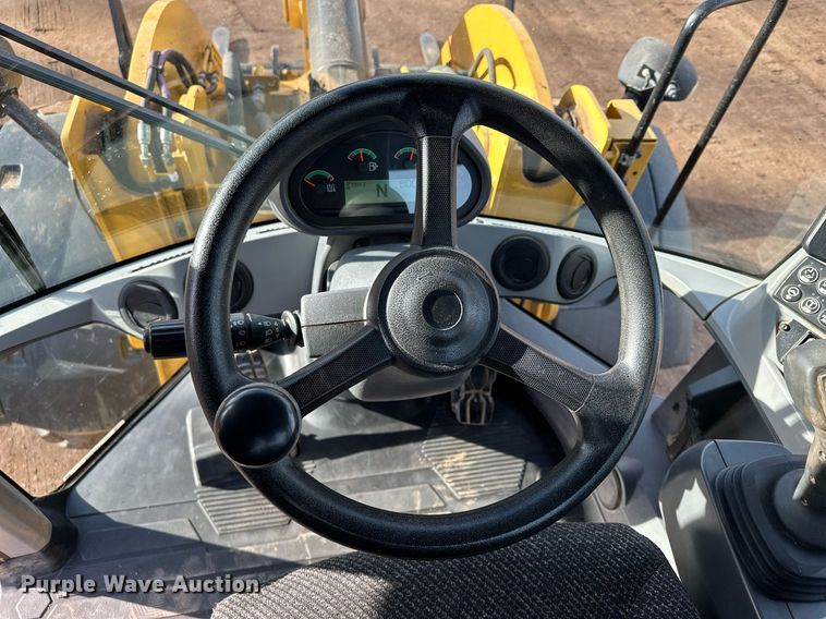 image for item LO9369 2017 Caterpillar 938M  wheel loader