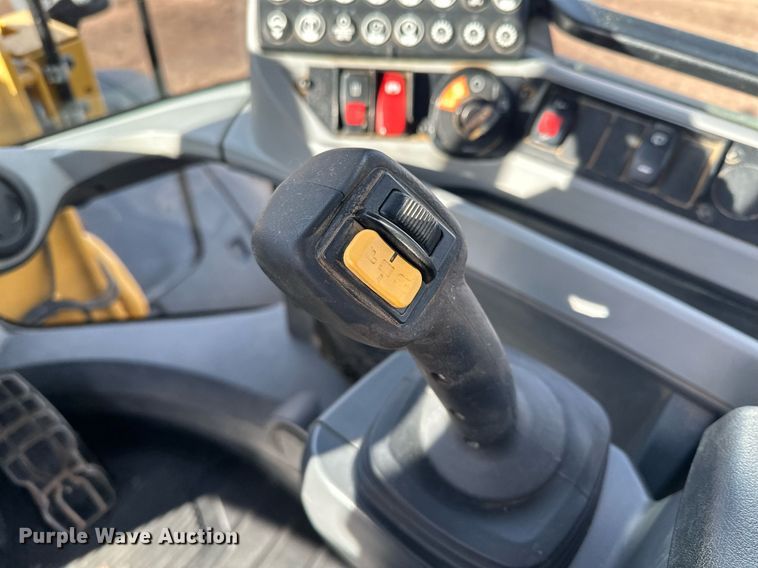 image for item LO9369 2017 Caterpillar 938M  wheel loader