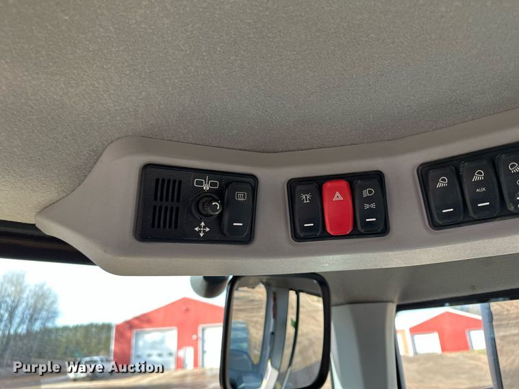 image for item LO9369 2017 Caterpillar 938M  wheel loader