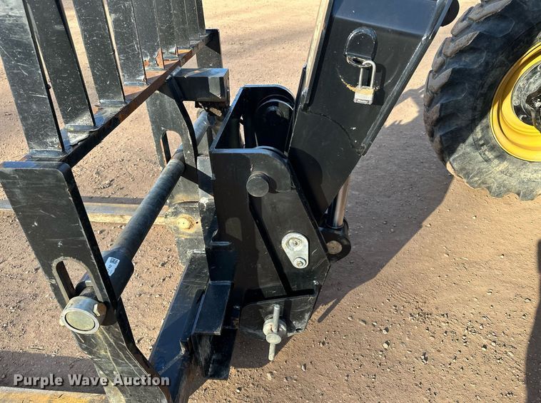 image for item LO9374 2019 Caterpillar TL642D  telehandler