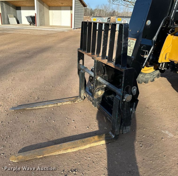 image for item LO9374 2019 Caterpillar TL642D  telehandler