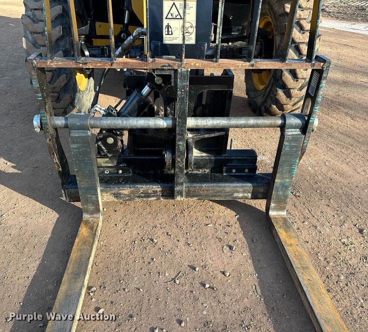 image for item LO9374 2019 Caterpillar TL642D  telehandler