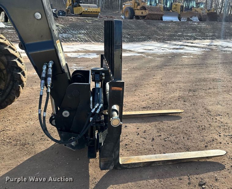 image for item LO9374 2019 Caterpillar TL642D  telehandler