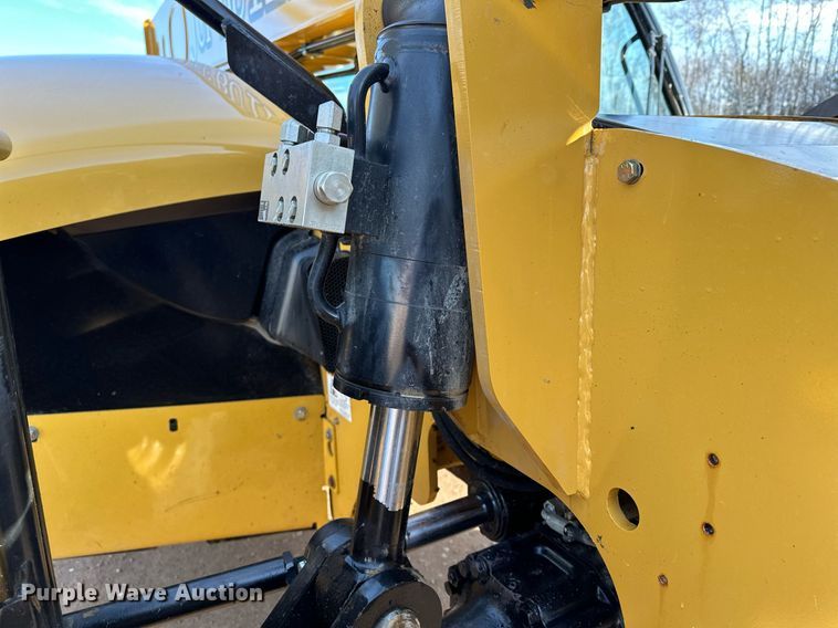 image for item LO9374 2019 Caterpillar TL642D  telehandler