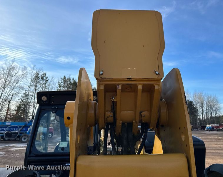 image for item LO9374 2019 Caterpillar TL642D  telehandler